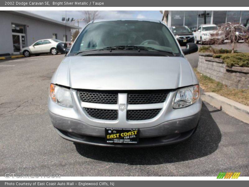 Bright Silver Metallic / Taupe 2002 Dodge Caravan SE