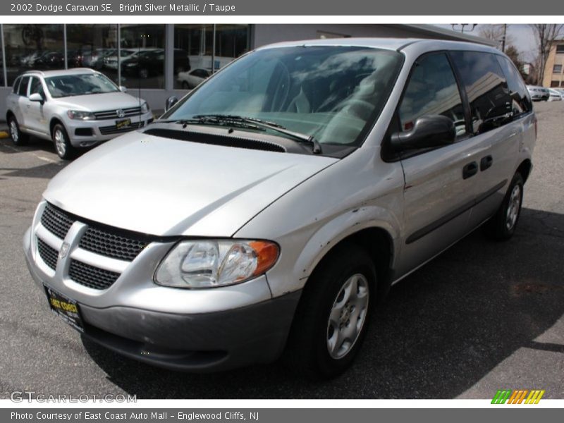 Bright Silver Metallic / Taupe 2002 Dodge Caravan SE