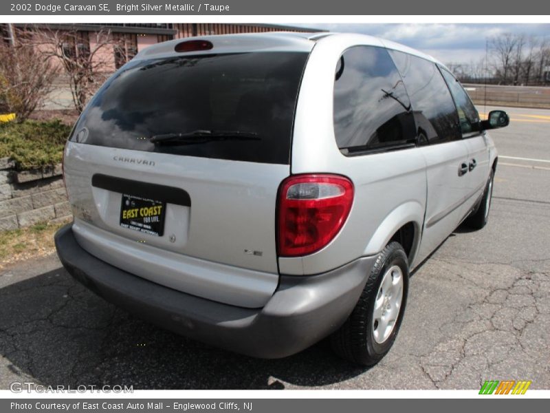 Bright Silver Metallic / Taupe 2002 Dodge Caravan SE