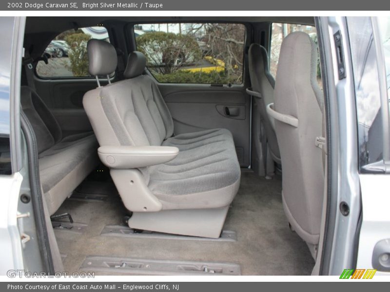 Bright Silver Metallic / Taupe 2002 Dodge Caravan SE