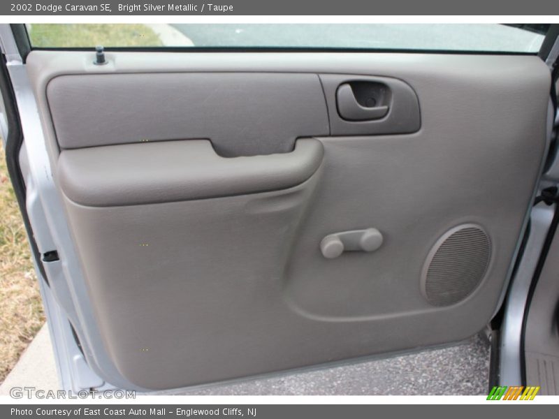 Bright Silver Metallic / Taupe 2002 Dodge Caravan SE