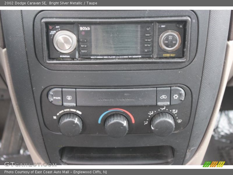 Bright Silver Metallic / Taupe 2002 Dodge Caravan SE