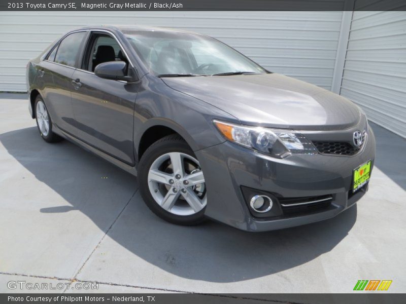 Magnetic Gray Metallic / Black/Ash 2013 Toyota Camry SE