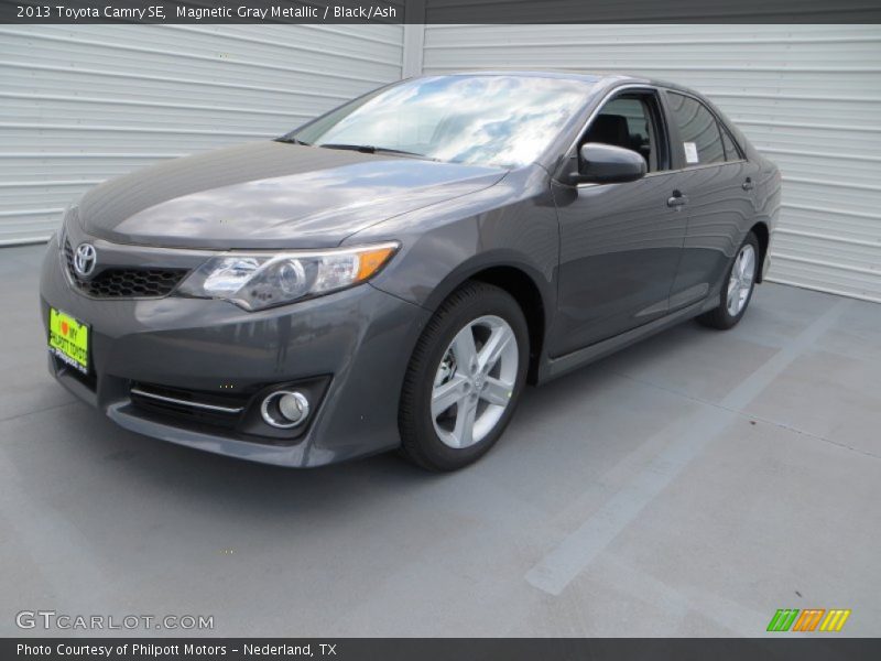 Magnetic Gray Metallic / Black/Ash 2013 Toyota Camry SE