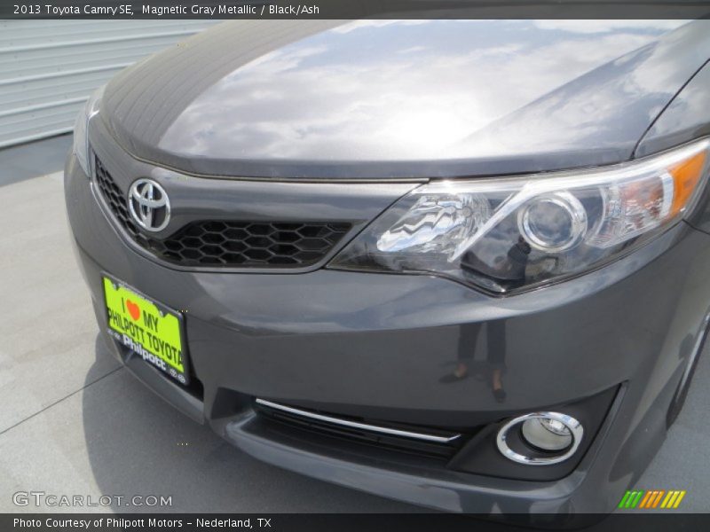 Magnetic Gray Metallic / Black/Ash 2013 Toyota Camry SE