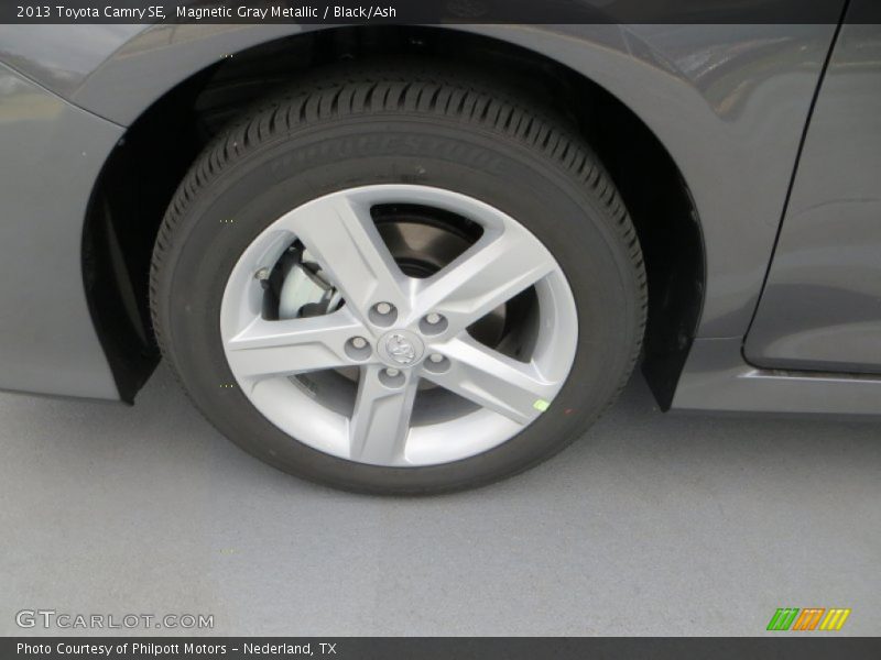 Magnetic Gray Metallic / Black/Ash 2013 Toyota Camry SE