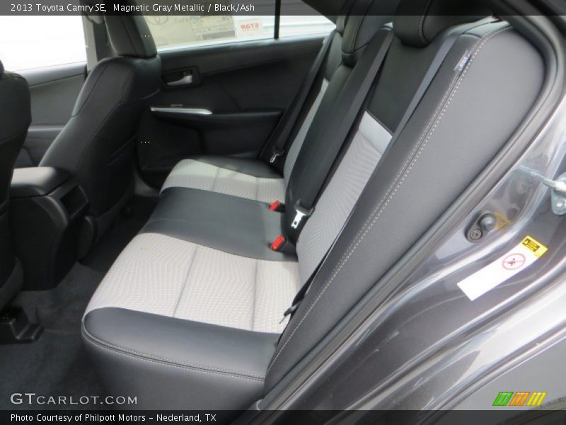 Magnetic Gray Metallic / Black/Ash 2013 Toyota Camry SE