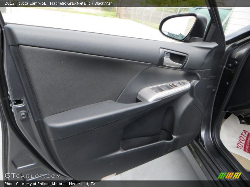 Magnetic Gray Metallic / Black/Ash 2013 Toyota Camry SE
