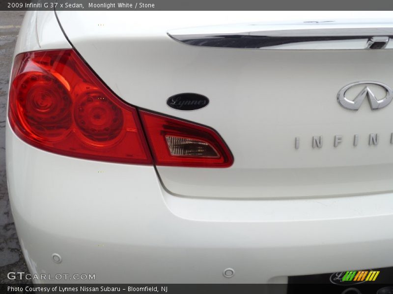 Moonlight White / Stone 2009 Infiniti G 37 x Sedan