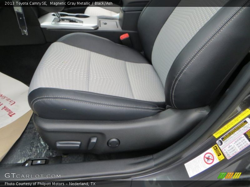 Magnetic Gray Metallic / Black/Ash 2013 Toyota Camry SE