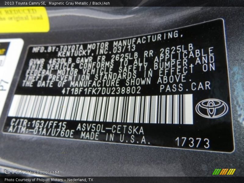 Magnetic Gray Metallic / Black/Ash 2013 Toyota Camry SE