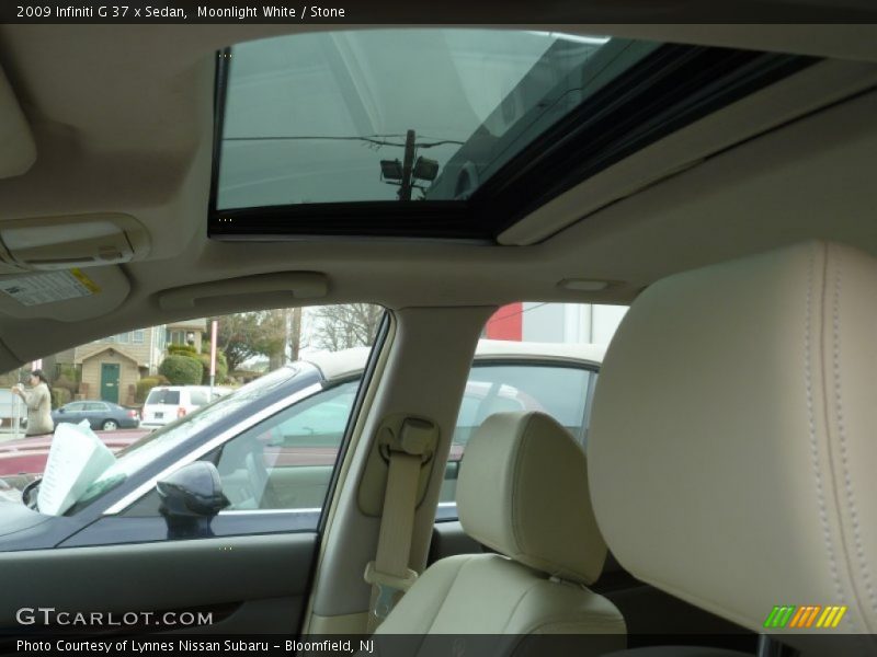 Moonlight White / Stone 2009 Infiniti G 37 x Sedan