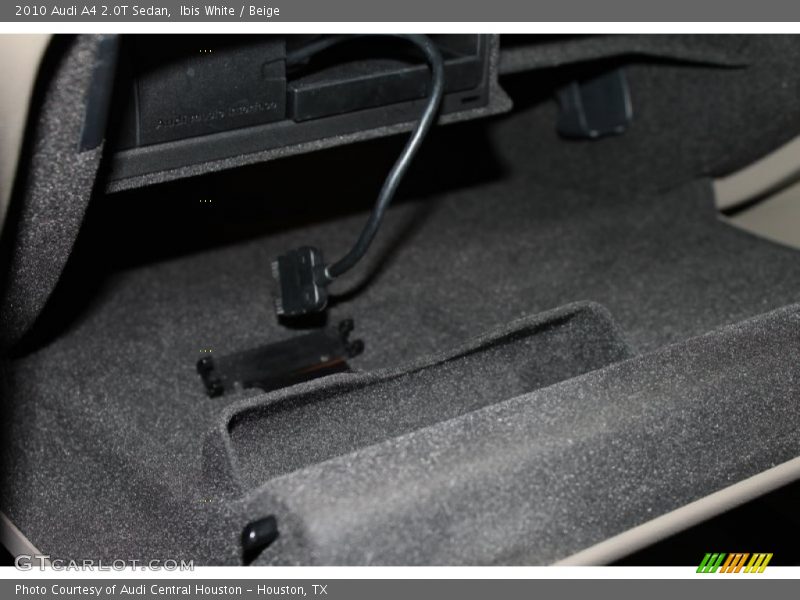 Ibis White / Beige 2010 Audi A4 2.0T Sedan