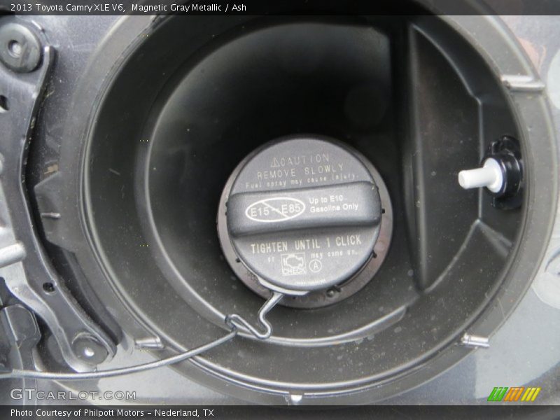 Magnetic Gray Metallic / Ash 2013 Toyota Camry XLE V6