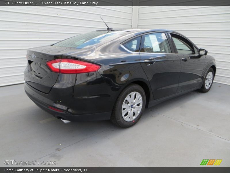 Tuxedo Black Metallic / Earth Gray 2013 Ford Fusion S