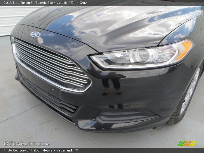 Tuxedo Black Metallic / Earth Gray 2013 Ford Fusion S