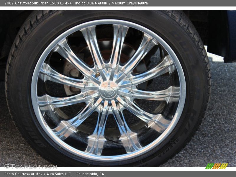 Custom Wheels of 2002 Suburban 1500 LS 4x4