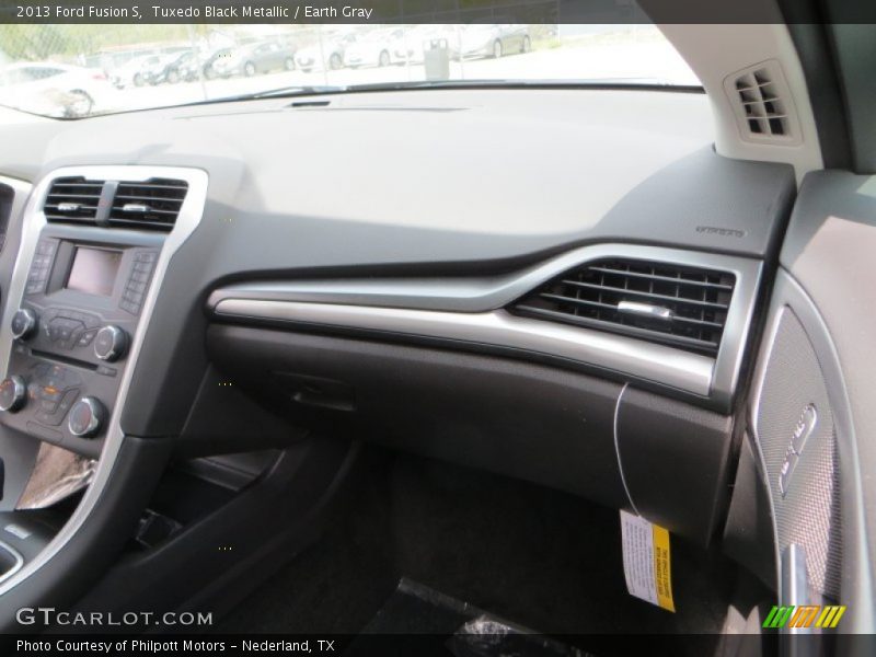 Tuxedo Black Metallic / Earth Gray 2013 Ford Fusion S