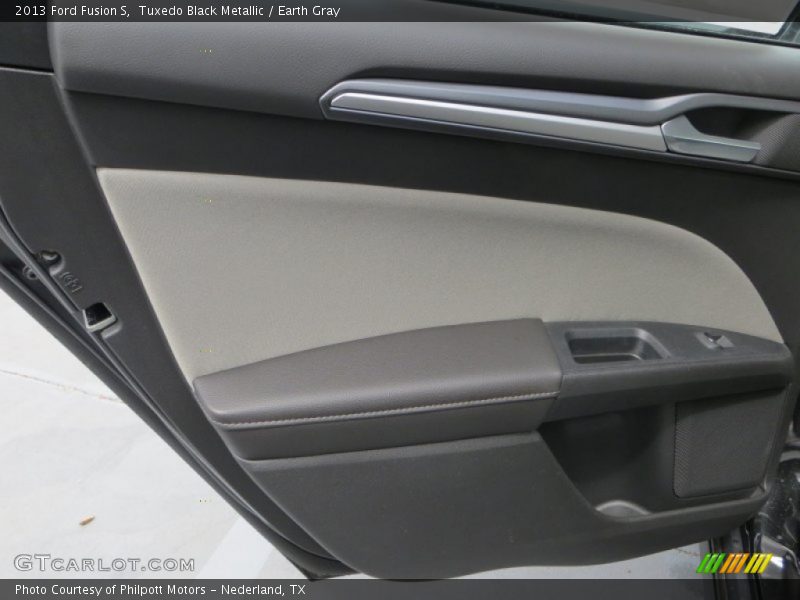 Tuxedo Black Metallic / Earth Gray 2013 Ford Fusion S