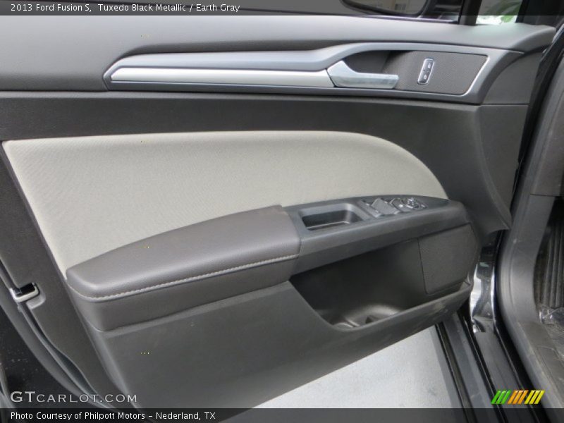Tuxedo Black Metallic / Earth Gray 2013 Ford Fusion S
