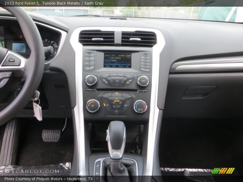 Tuxedo Black Metallic / Earth Gray 2013 Ford Fusion S