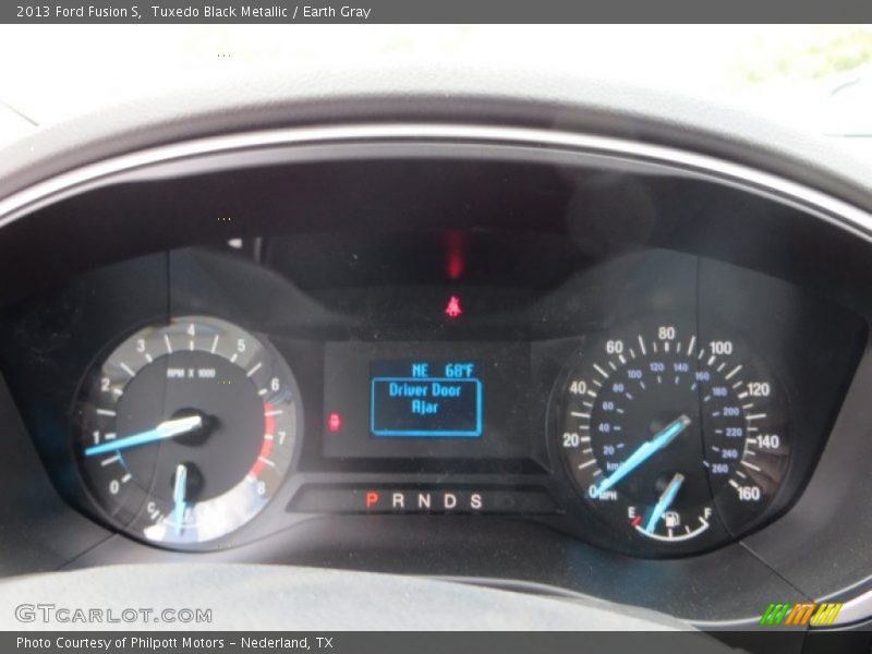 Tuxedo Black Metallic / Earth Gray 2013 Ford Fusion S