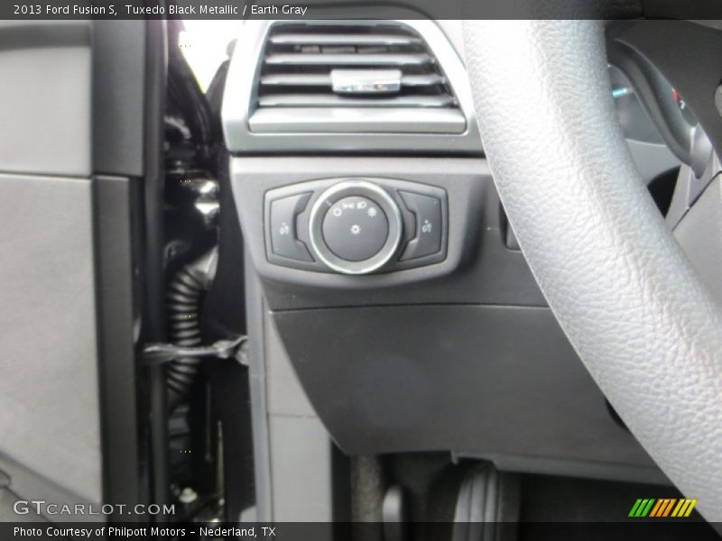 Tuxedo Black Metallic / Earth Gray 2013 Ford Fusion S