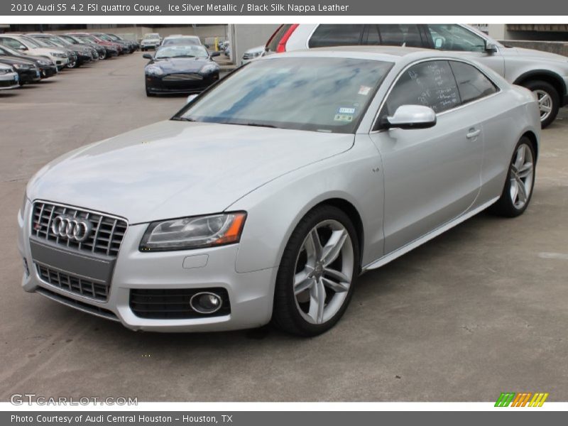 Front 3/4 View of 2010 S5 4.2 FSI quattro Coupe