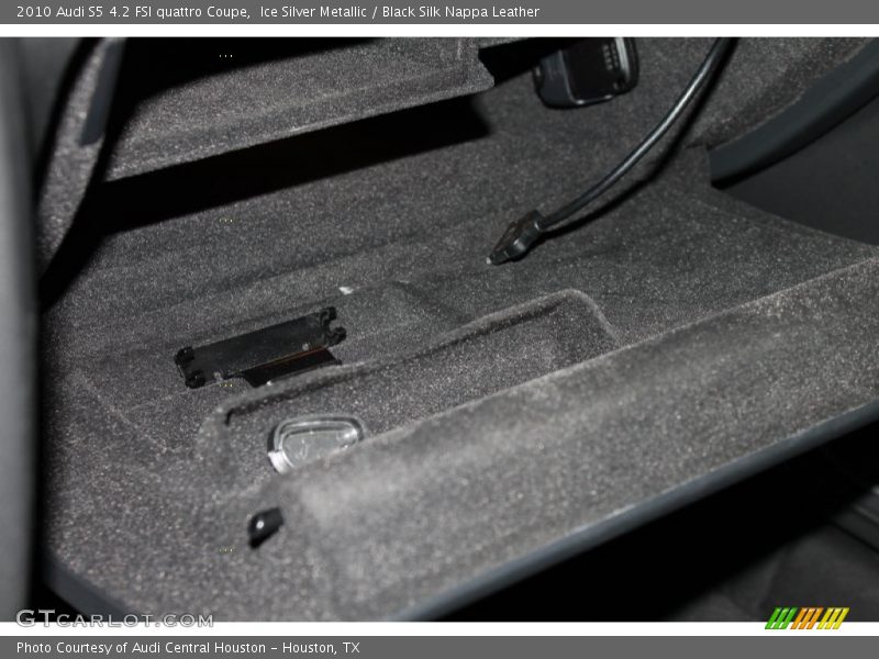 Ice Silver Metallic / Black Silk Nappa Leather 2010 Audi S5 4.2 FSI quattro Coupe