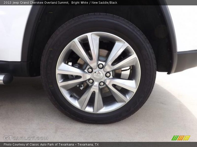 Bright White / New Saddle/Black 2013 Jeep Grand Cherokee Overland Summit