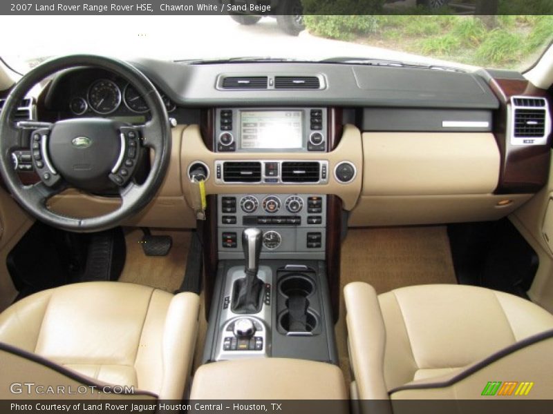 Dashboard of 2007 Range Rover HSE