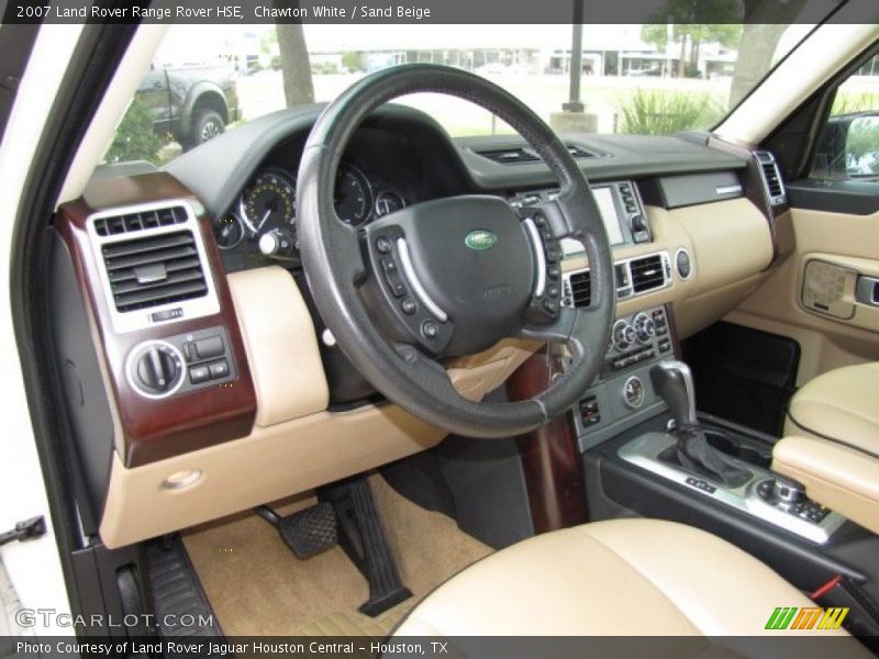 Dashboard of 2007 Range Rover HSE