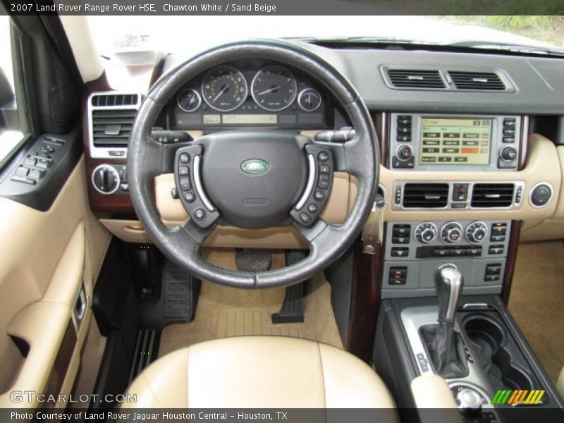 Dashboard of 2007 Range Rover HSE
