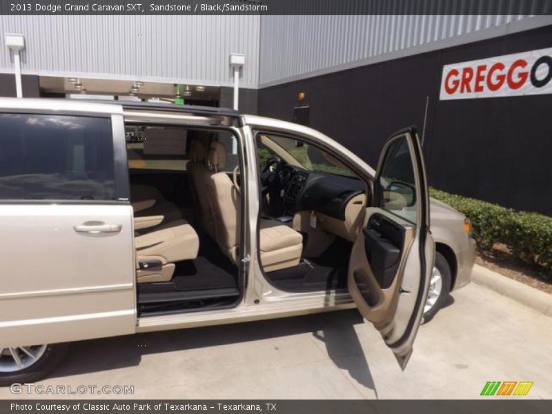 Sandstone / Black/Sandstorm 2013 Dodge Grand Caravan SXT
