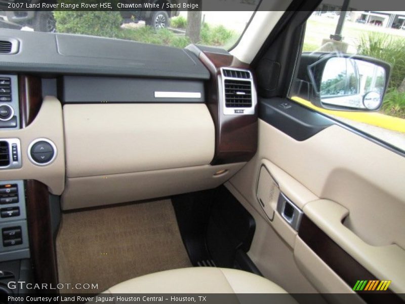 Dashboard of 2007 Range Rover HSE