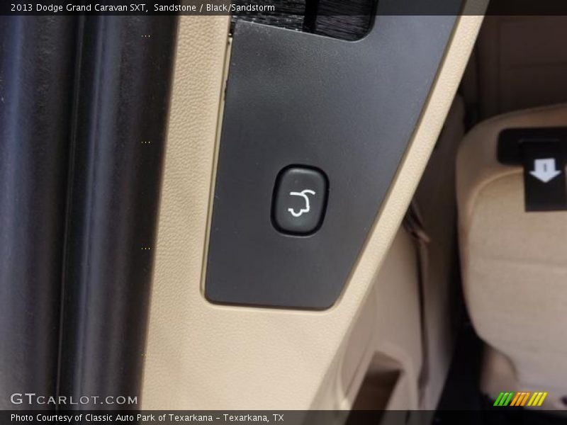 Sandstone / Black/Sandstorm 2013 Dodge Grand Caravan SXT