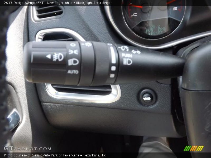 New Bright White / Black/Light Frost Beige 2013 Dodge Avenger SXT