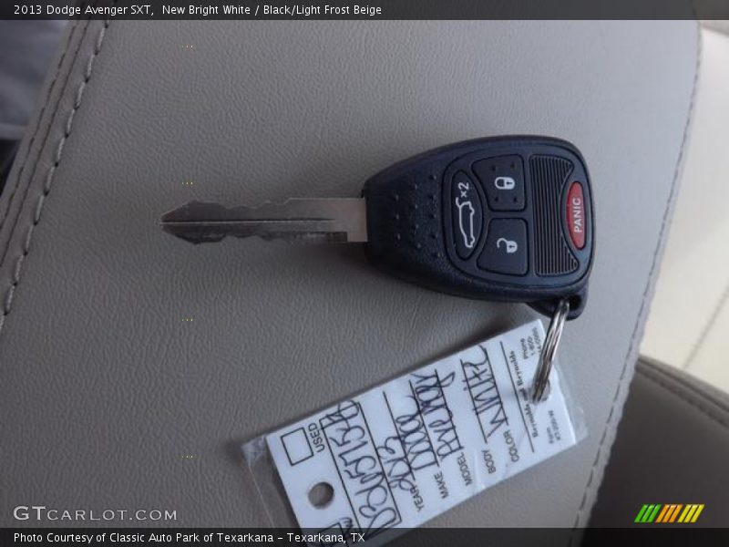 New Bright White / Black/Light Frost Beige 2013 Dodge Avenger SXT