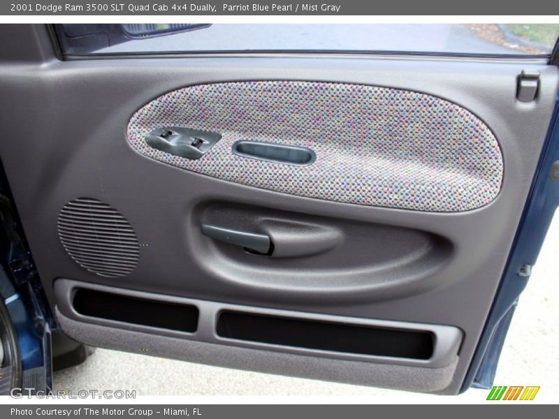 Door Panel of 2001 Ram 3500 SLT Quad Cab 4x4 Dually