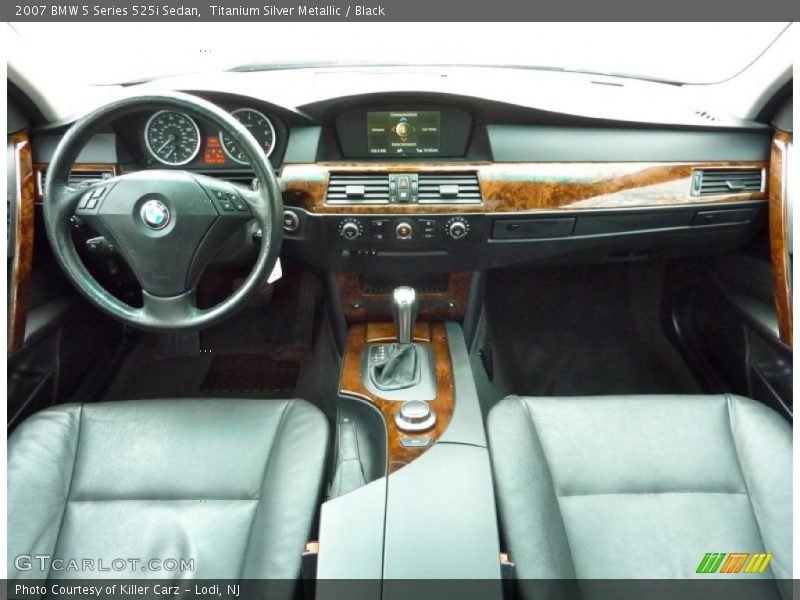 Dashboard of 2007 5 Series 525i Sedan