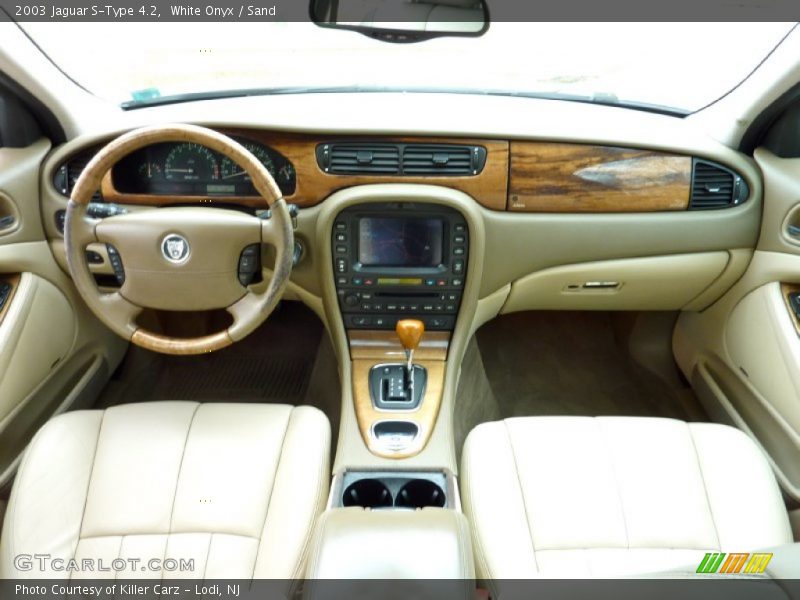 Dashboard of 2003 S-Type 4.2
