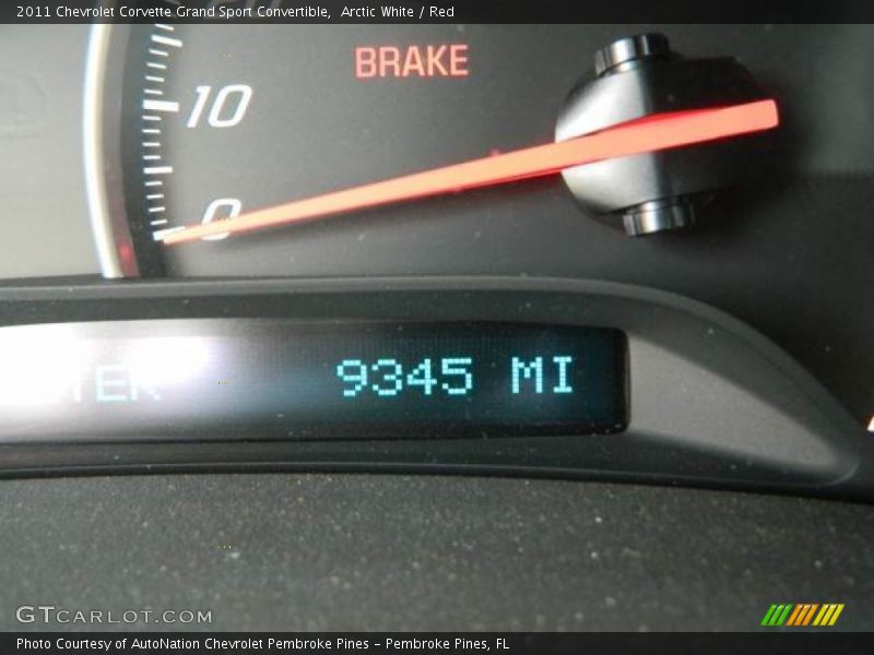 Arctic White / Red 2011 Chevrolet Corvette Grand Sport Convertible