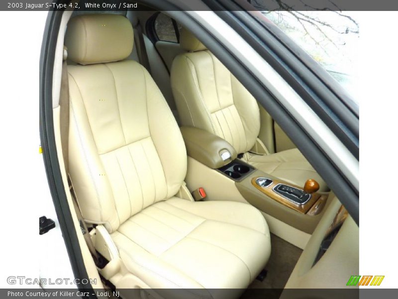 White Onyx / Sand 2003 Jaguar S-Type 4.2