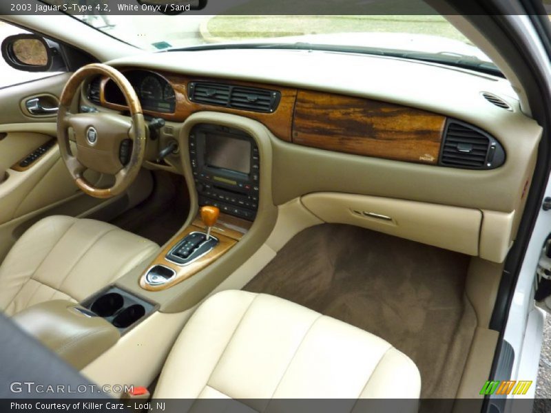 Dashboard of 2003 S-Type 4.2