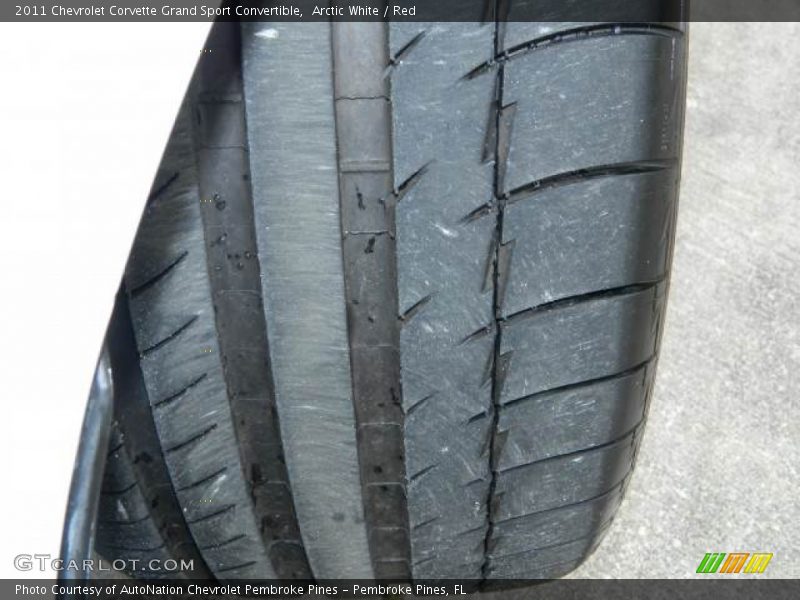 Arctic White / Red 2011 Chevrolet Corvette Grand Sport Convertible