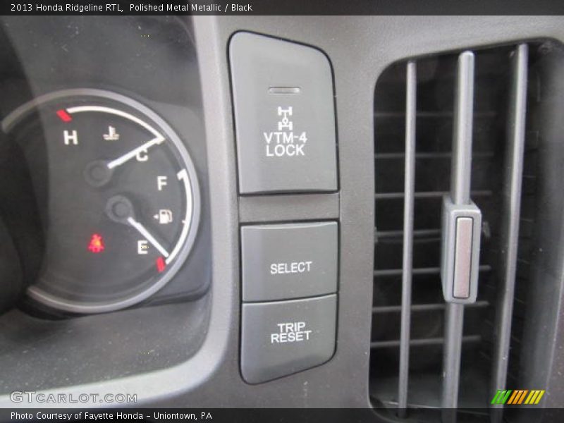 Polished Metal Metallic / Black 2013 Honda Ridgeline RTL