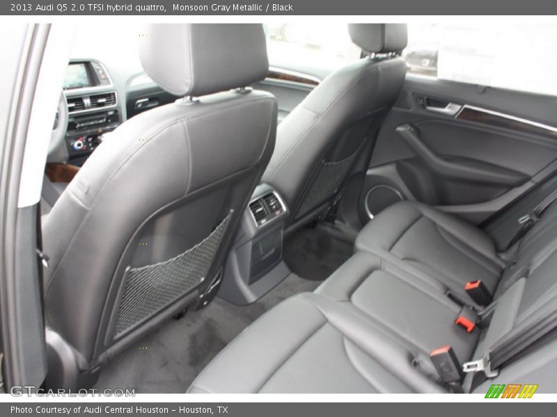 Rear Seat of 2013 Q5 2.0 TFSI hybrid quattro