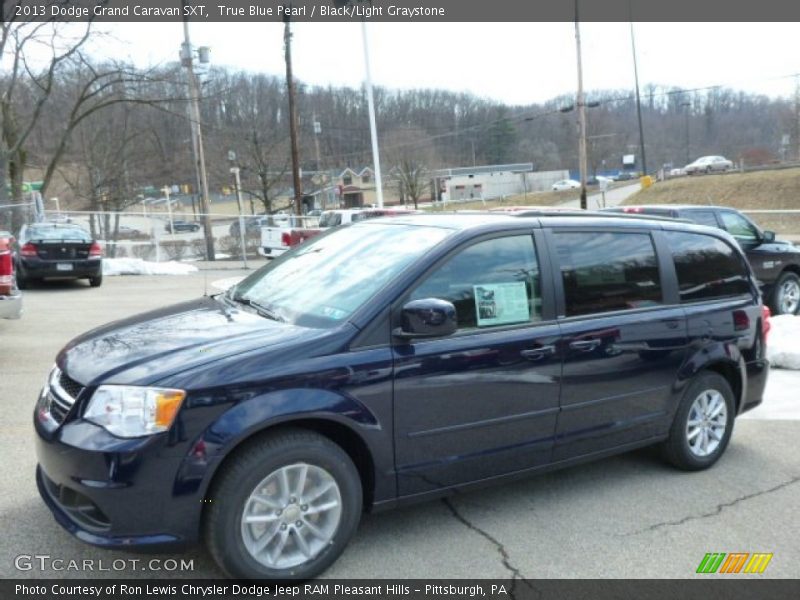 True Blue Pearl / Black/Light Graystone 2013 Dodge Grand Caravan SXT