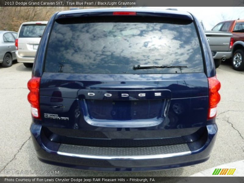 True Blue Pearl / Black/Light Graystone 2013 Dodge Grand Caravan SXT
