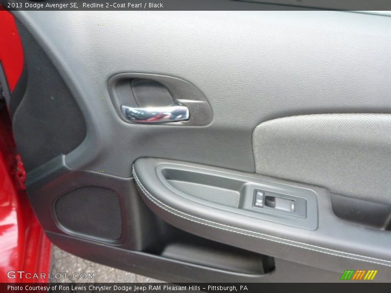 Redline 2-Coat Pearl / Black 2013 Dodge Avenger SE